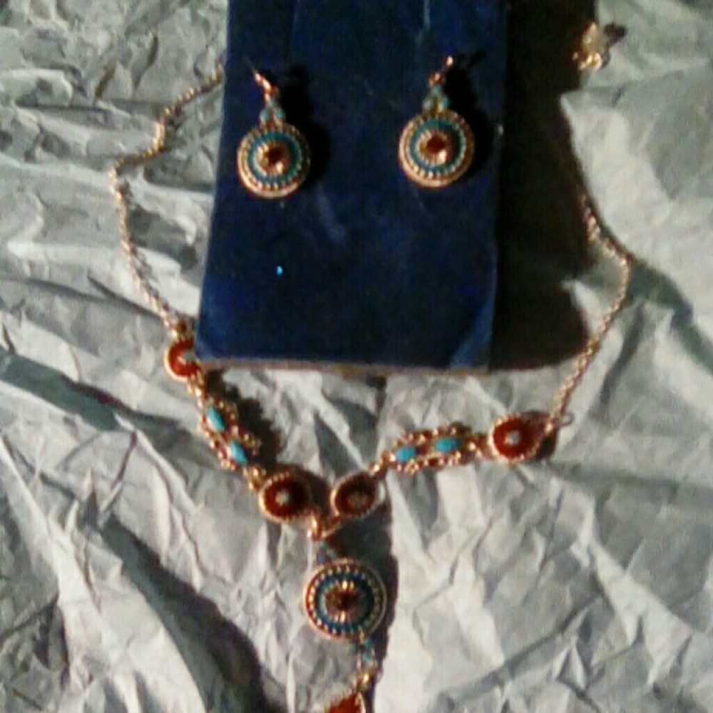 Avon "y" necklace set